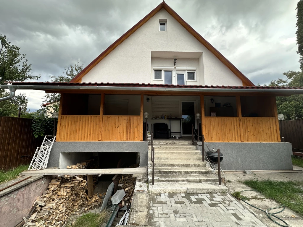 Délegyháza, Csendes utca, 194 m²-es, családi ház, 4+1 szobás