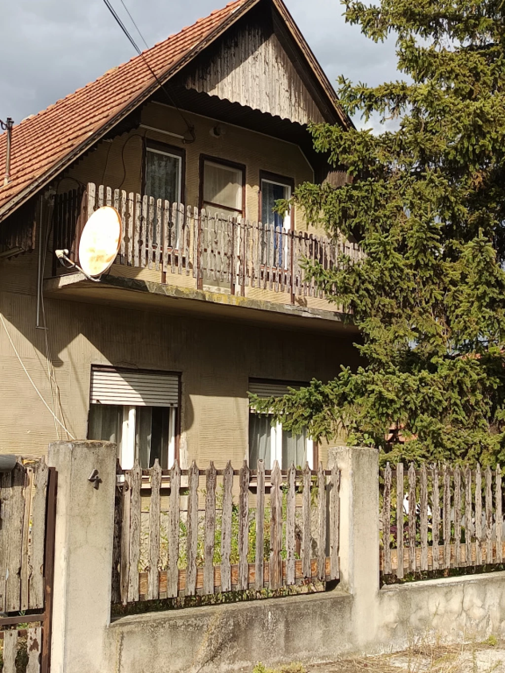 Ócsa, Ócsa központban, 88 m²-es, családi ház, 3 szobás, jó állapotú