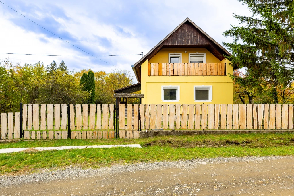 Diósjenő, Csokonai utca, 100 m²-es, családi ház, 4 szobás, jó állapotú