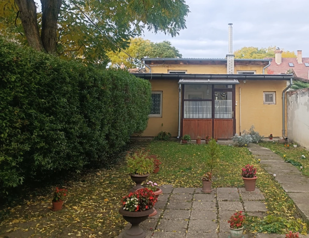 XIX. Kerület, Nagysándor József utca, 108 m²-es, 2 generációs, ikerház