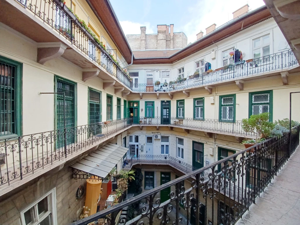 For sale condominium, Budapest VIII. kerület, M4 közeli, Népszínház utca