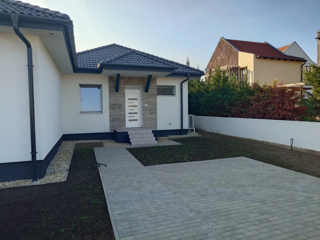 c3-1-name c2-2-name, Velence, Adria körút