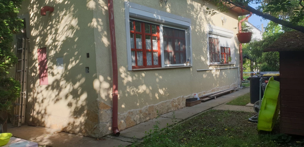 XXII. Kerület, Rózsavölgy, 136 m²-es, ikerház, 5 szobás, átlagos állapotú