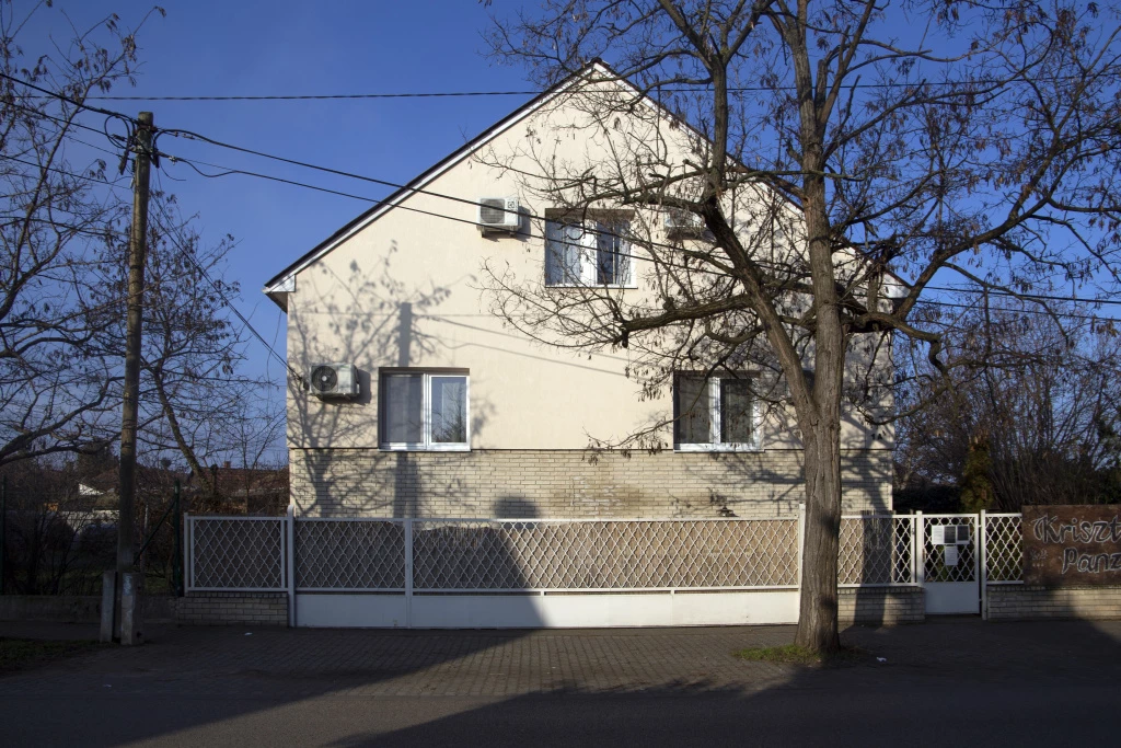 Vecsés, Befektetés, 380 m²-es, családi ház, 8 szobás, felújított / újszerű állapotú