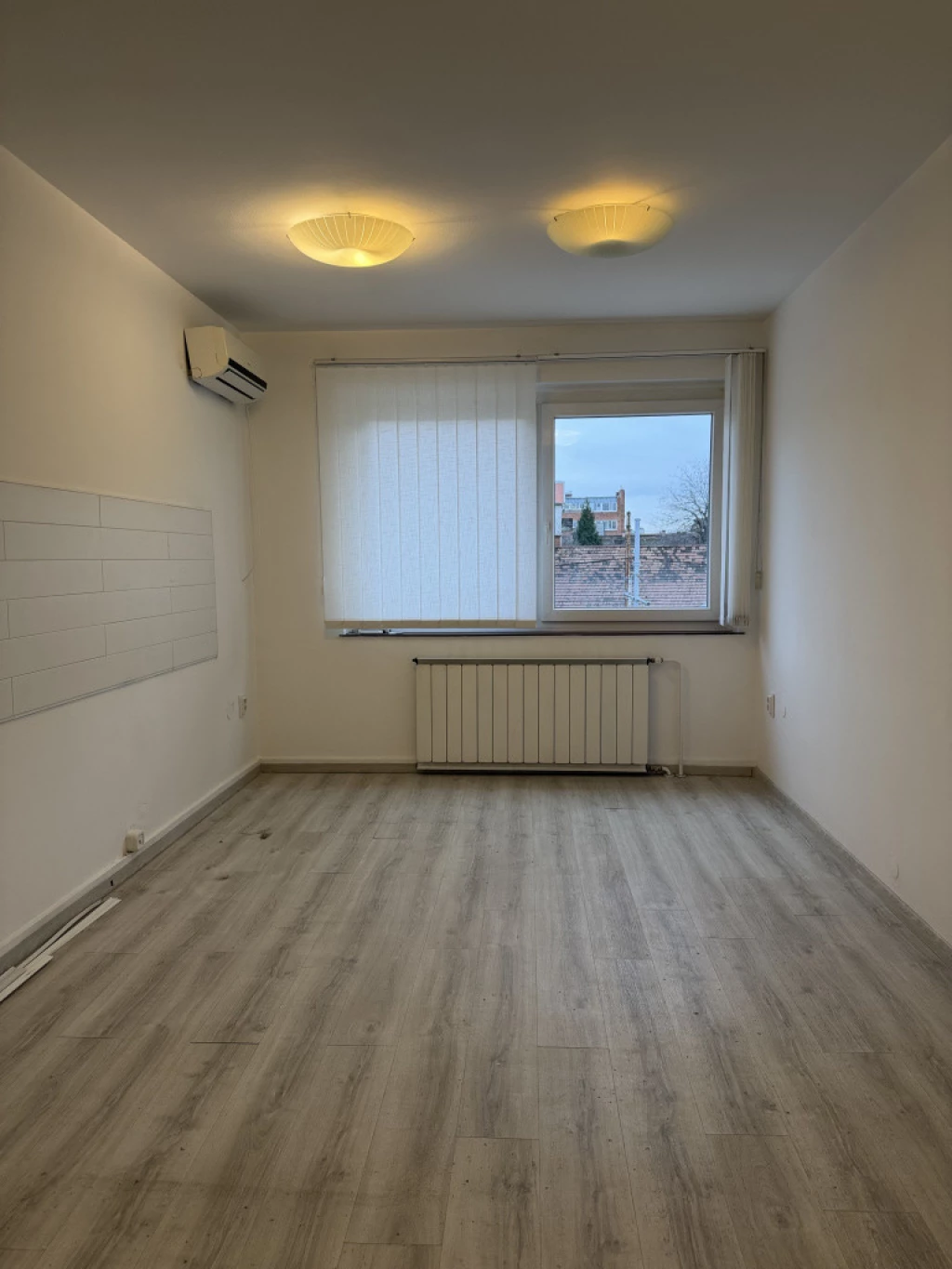 For rent store, Budapest XIV. kerület, Nagy Lajos király útja