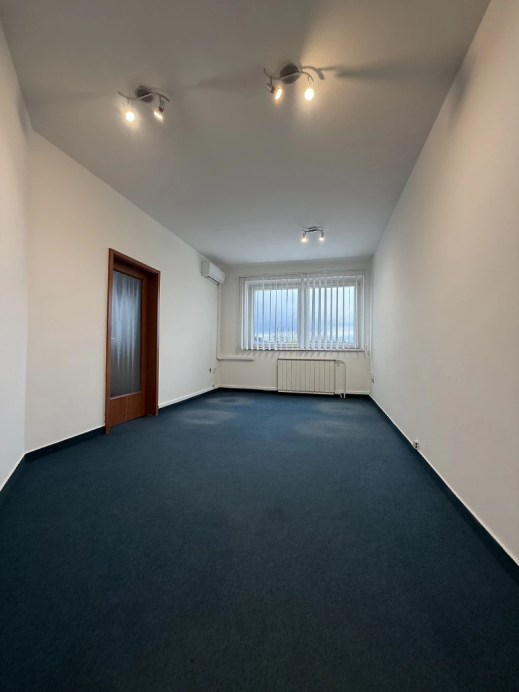 For rent store, Budapest XIV. kerület, NagyLajos király útja