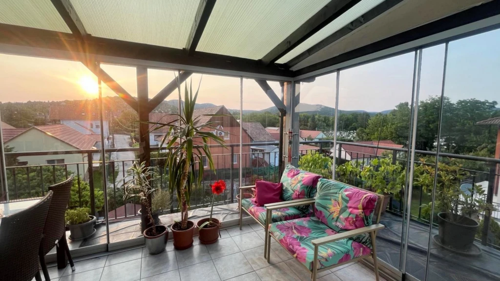 Pomáz, Fáy András utca, 80 m²-es, társasházi lakás, 2+1 szobás