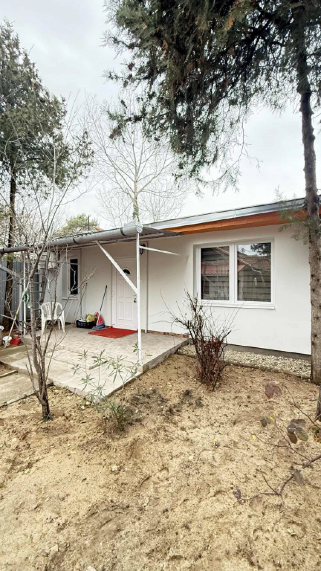 XIX. Kerület, Jáhn F utca, 36 m²-es, házrész, felújítandó állapotú