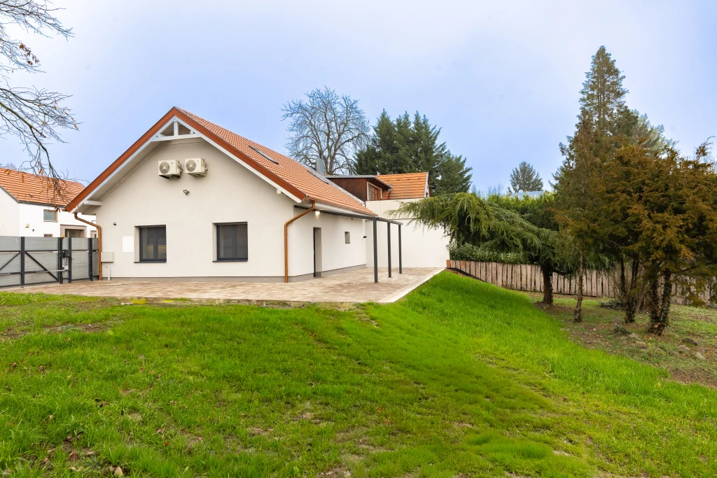 Leányfalu, Móricz Zsigmond utca, 140 m²-es, családi ház, 4 szobás