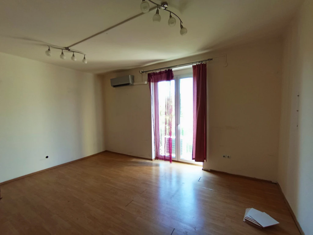XIV. Kerület, Róna utca, 30 m²-es, társasházi lakás, 1 szobás