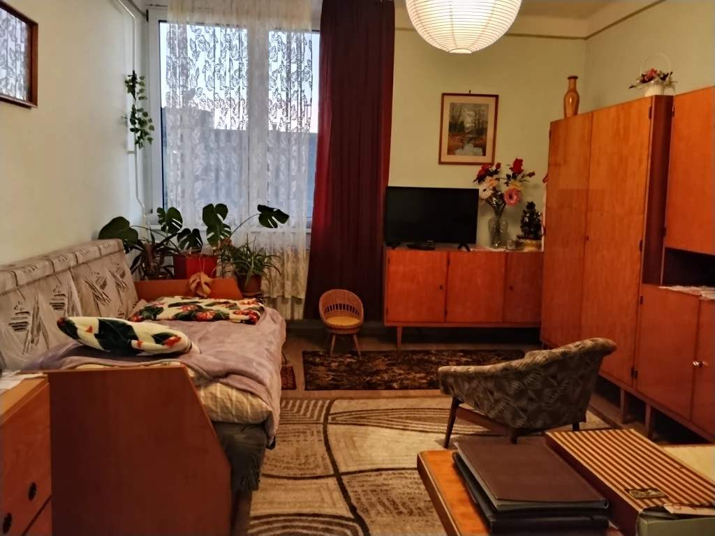 c3-1-name c2-21-name, Budapest X. kerület, Vörösdinka utca