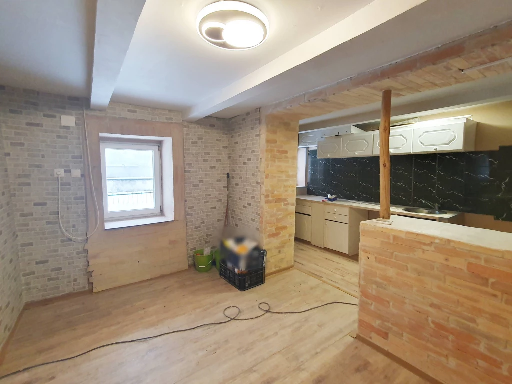 Isaszeg, Penny Market közeli utca, 48 m²-es, családi ház, 2 szobás