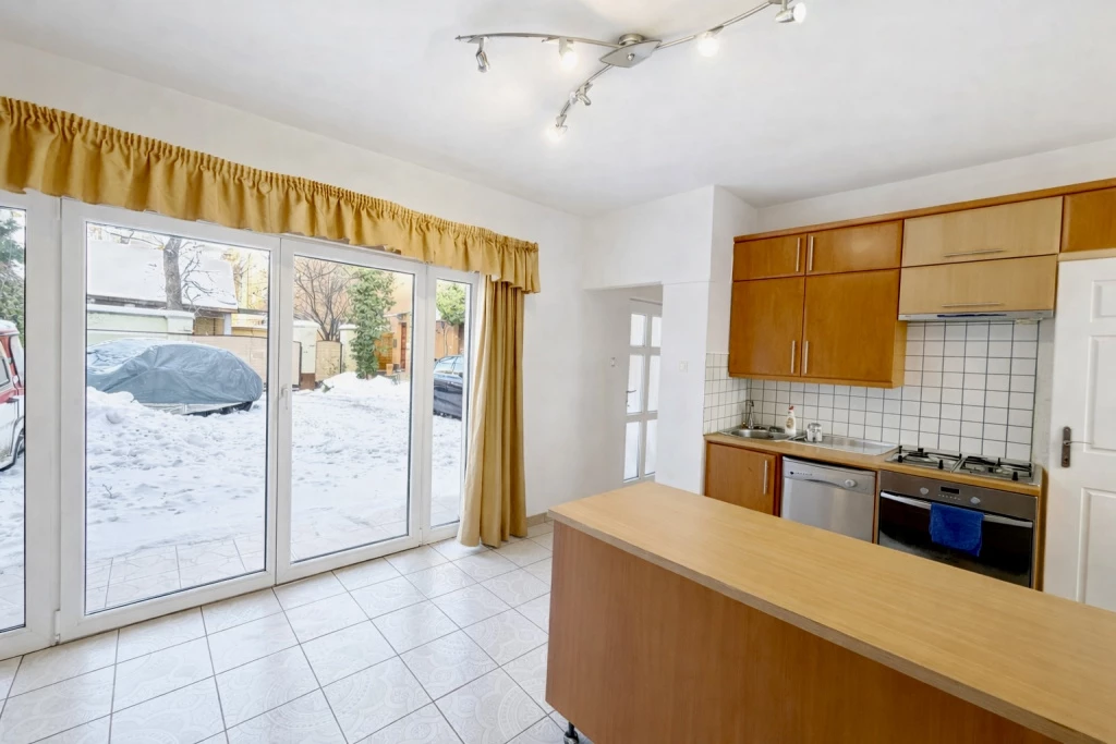 III. Kerület, Tímár utca, 56 m²-es, társasházi lakás, 1+2 szobás