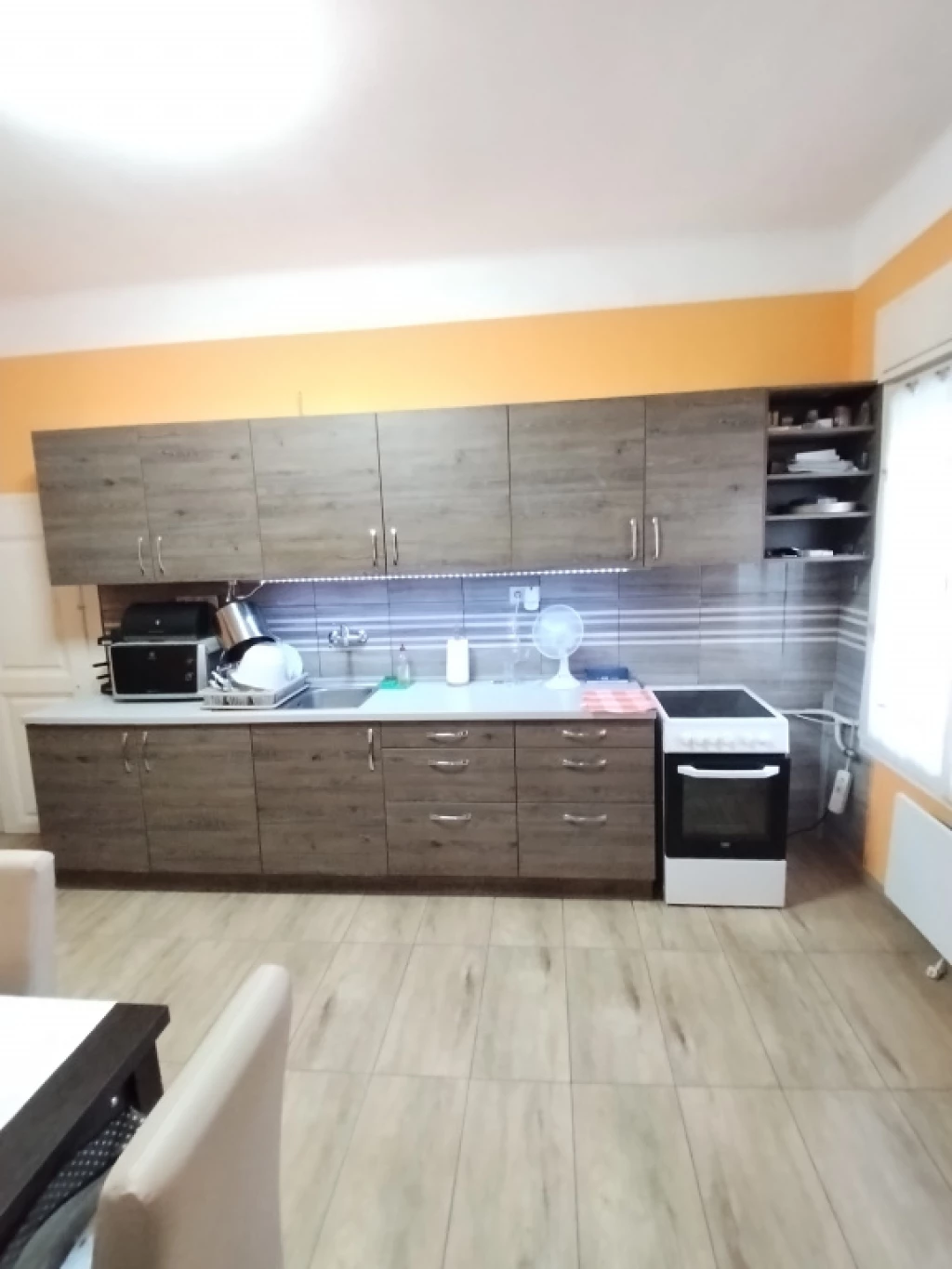 Szigetszentmiklós, Város központ közeli utca, 85 m²-es, családi ház