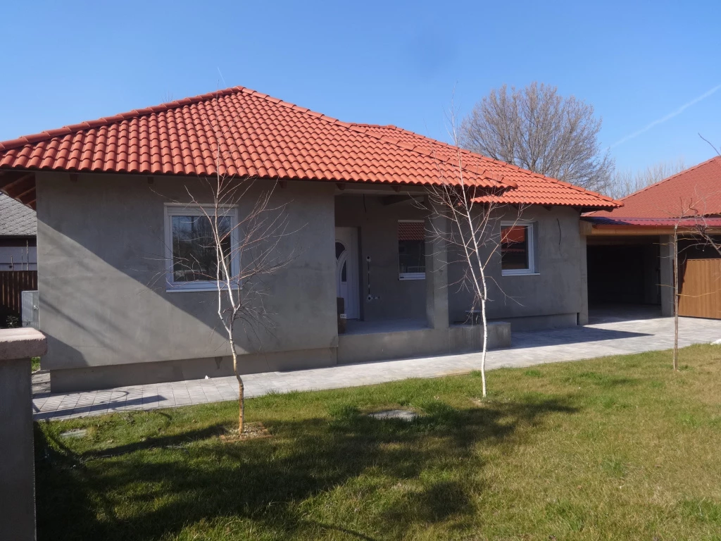 Tiszakécske, Kőrösi utca, 75 m²-es, családi ház, 2 szobás, új építésű állapotú