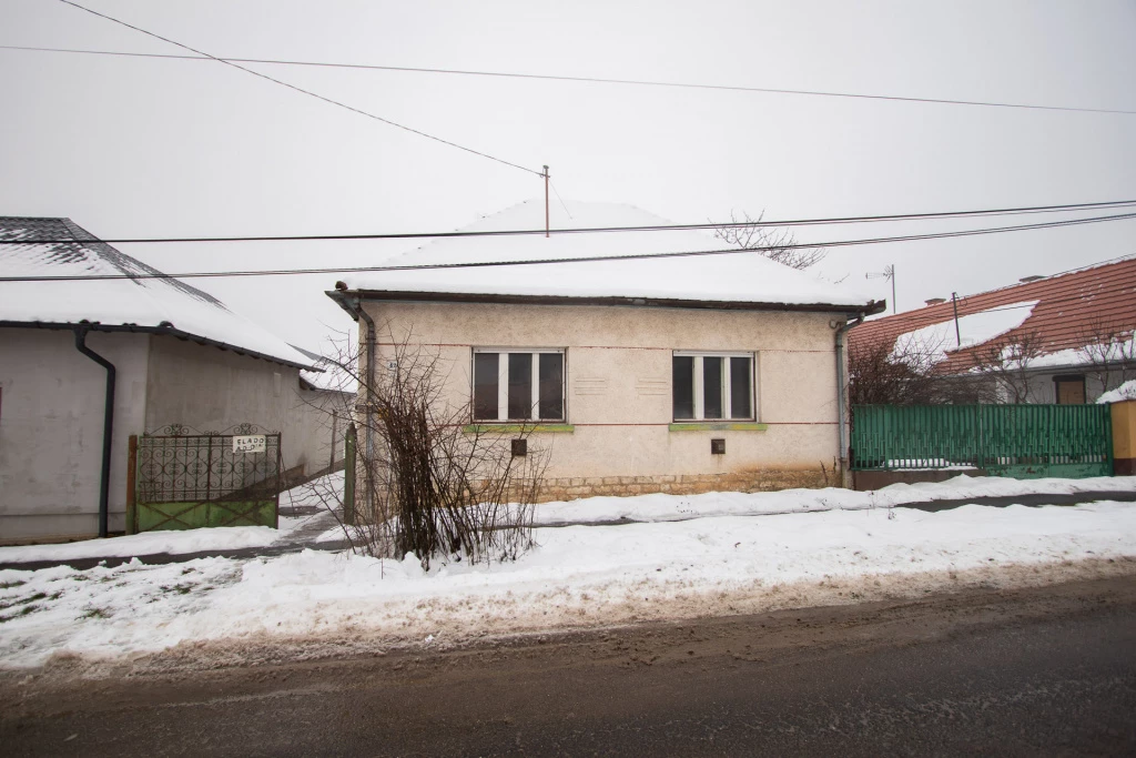 Nézsa, Kossuth út, 81 m²-es, családi ház, 3 szobás, felújítandó állapotú