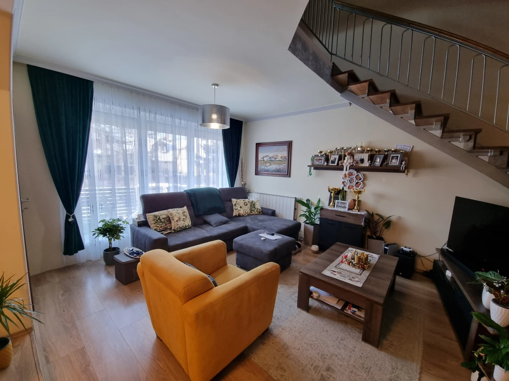 Nyíregyháza, Borbánya, 150 m²-es, családi ház, 4 szobás, felújított / újszerű állapotú
