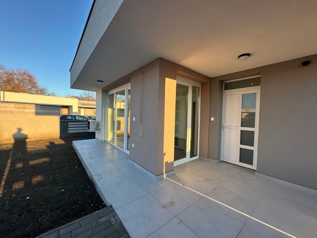 Hatvan, Géza fejedelem utca, 37 m²-es, társasházi lakás, 1 szobás