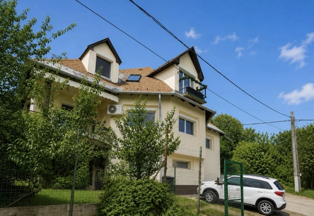 Nagymaros, Cseresznye köz, 146 m²-es, 2 generációs, családi ház