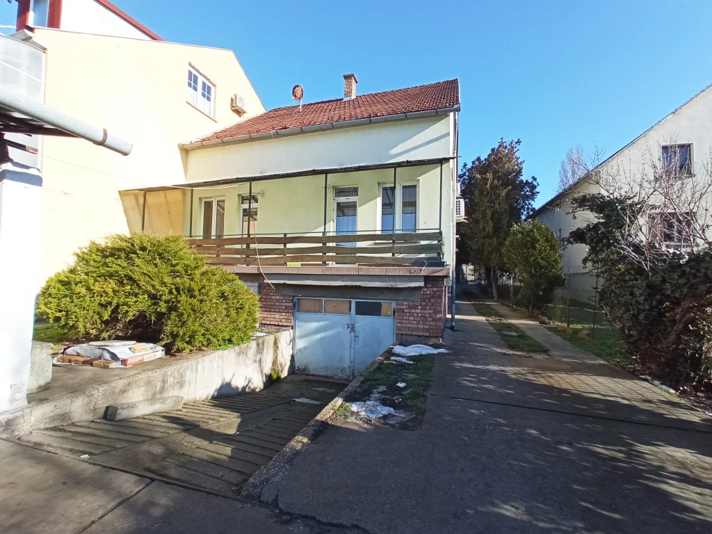 For sale semi-detached house, Budapest XVI. kerület, Szlovák út