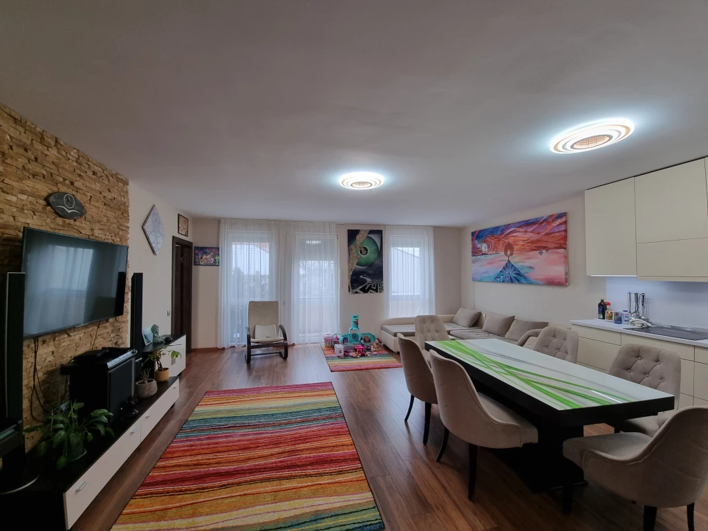 Nyíregyháza, Tavasz u közeli utca, 111 m²-es, társasházi lakás