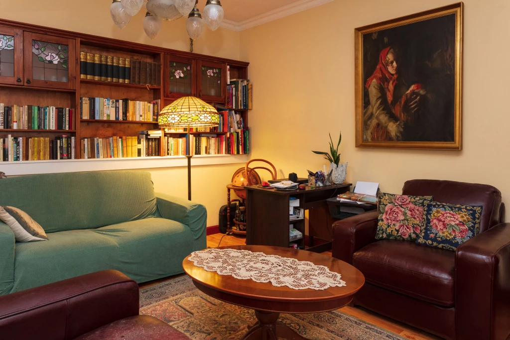 Erdőkertes, Körte utca, 190 m²-es, 3 generációs, családi ház, 6 szobás