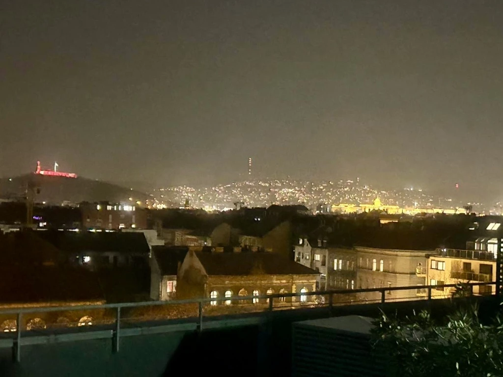 For sale condominium, Budapest VIII. kerület, Penthouse lakás