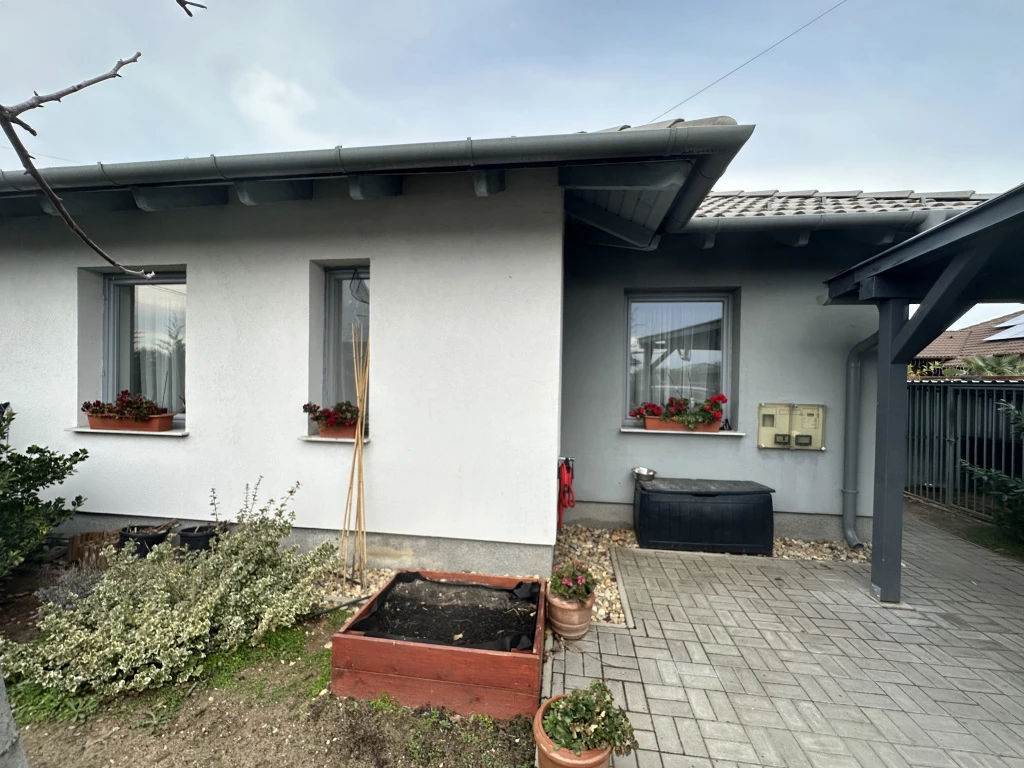 Dunaharaszti, Betlen Gábor köz, 75 m²-es, házrész, kiváló állapotú