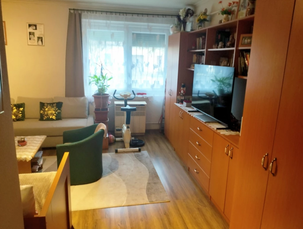 Aszód, Kossuth Lajos utca, 35 m²-es, társasházi lakás, 1 szobás