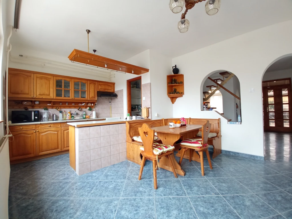 XXIII. Kerület, HRÍVNÁK PÁL utca, 135 m²-es, 3 generációs, családi ház