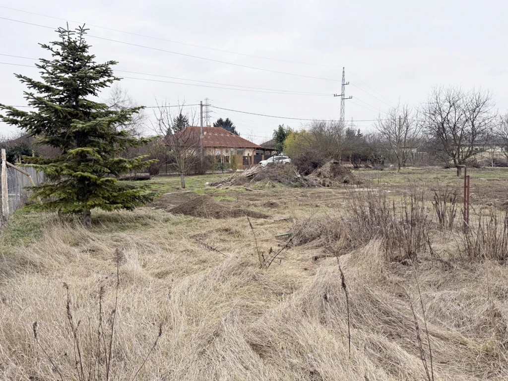 Érd, Júlia utca környékén található, 835 m²-es, telek