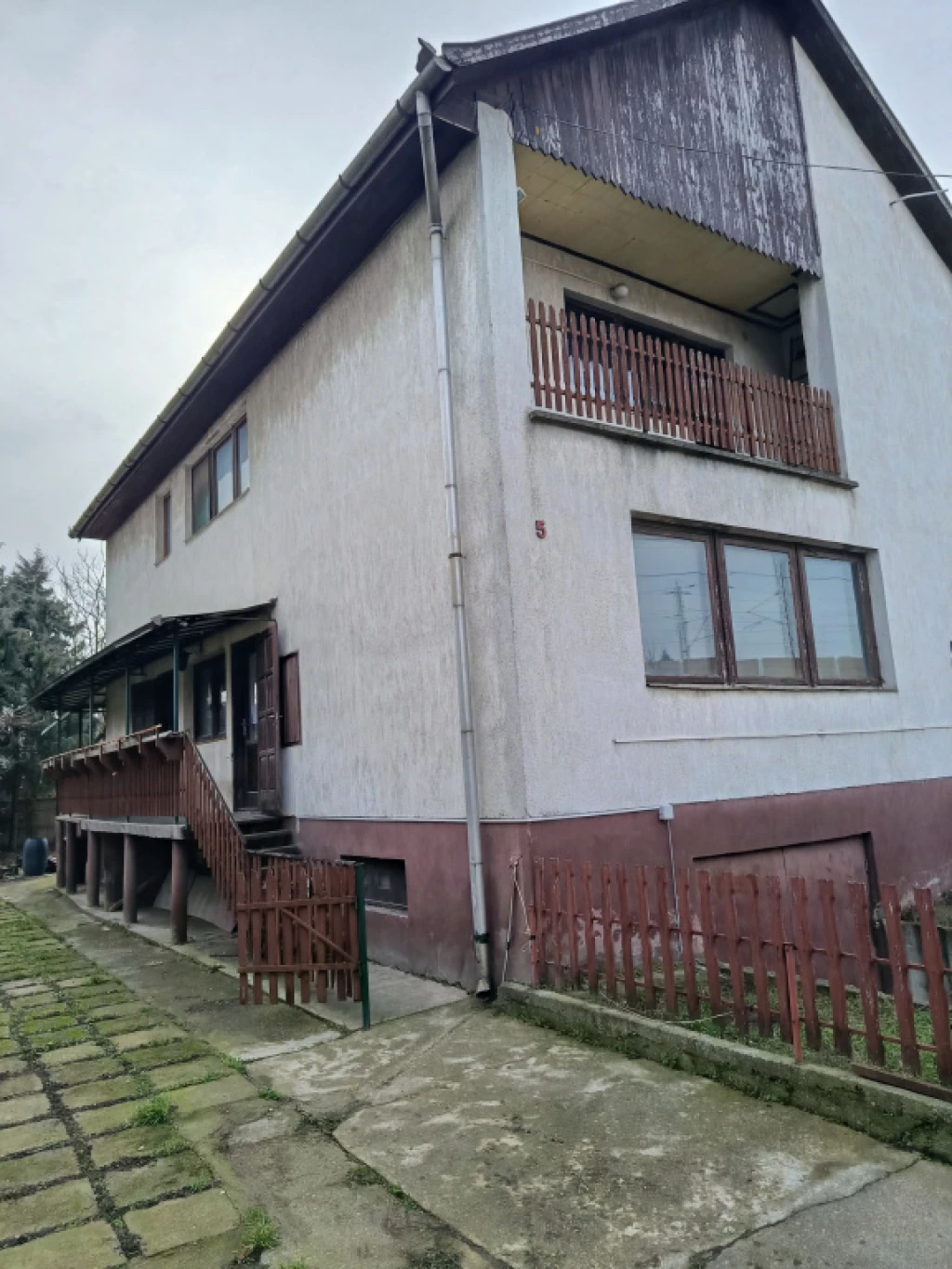 Dunaharaszti, Toldi Miklós út közeli utca, 208 m²-es, 2 generációs, családi ház