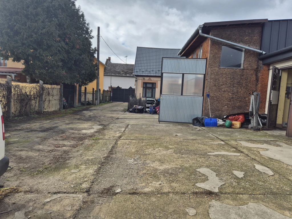 Aszód, Ady Endre utca, 140 m²-es, családi ház, 0 szobás, átlagos állapotú