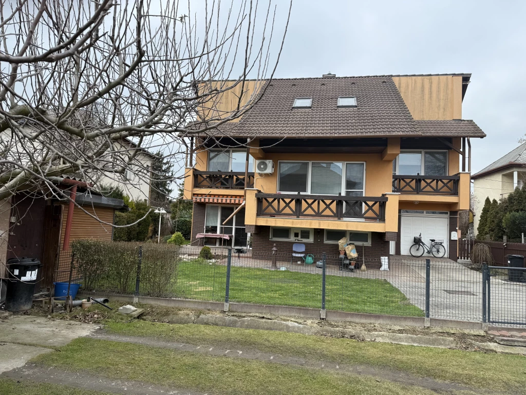 Szigetszentmiklós, Bíró Lajos utca közeli, Duna parti utca, 132 m²-es, családi ház