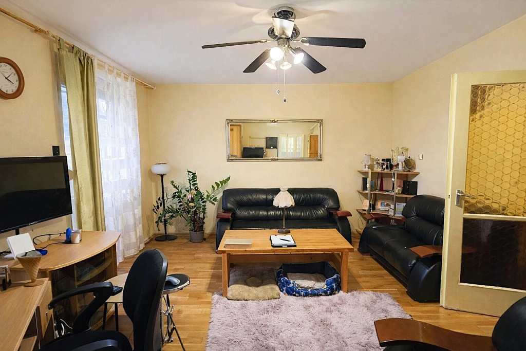 IV. Kerület, Rózsabokor utca, 112 m²-es, sorház, 4+1 szobás