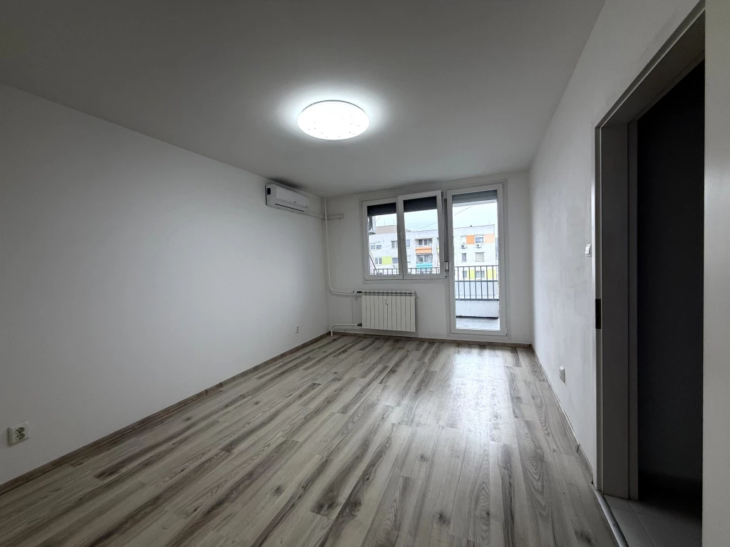 III. Kerület, Hadrianus utca, 50 m²-es, társasházi lakás, 2 szobás