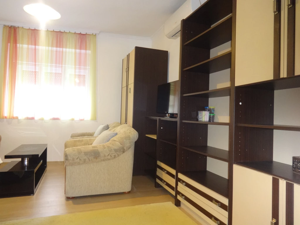 Tiszakécske, József Attila utca, 40 m²-es, családi ház, 2 szobás