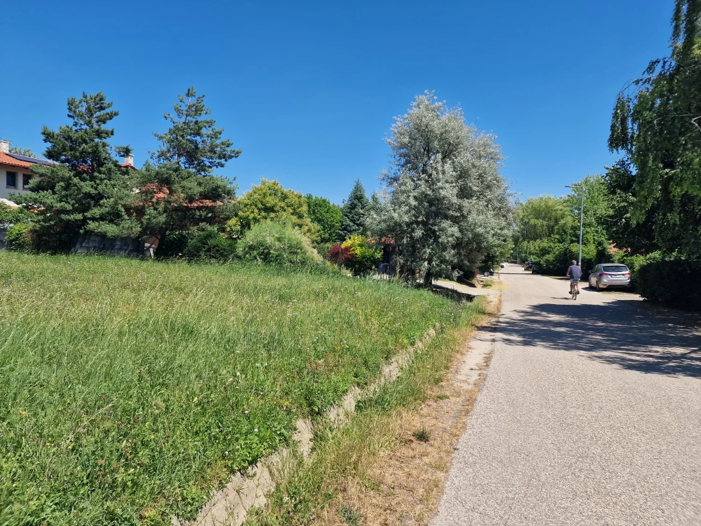 Nagykovácsi, Kaszáló utca, 932 m²-es, telek