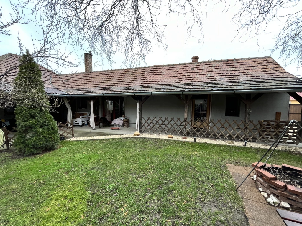 Dunaharaszti, Kétgenerációs ház, 135 m²-es, családi ház, 5+1 szobás