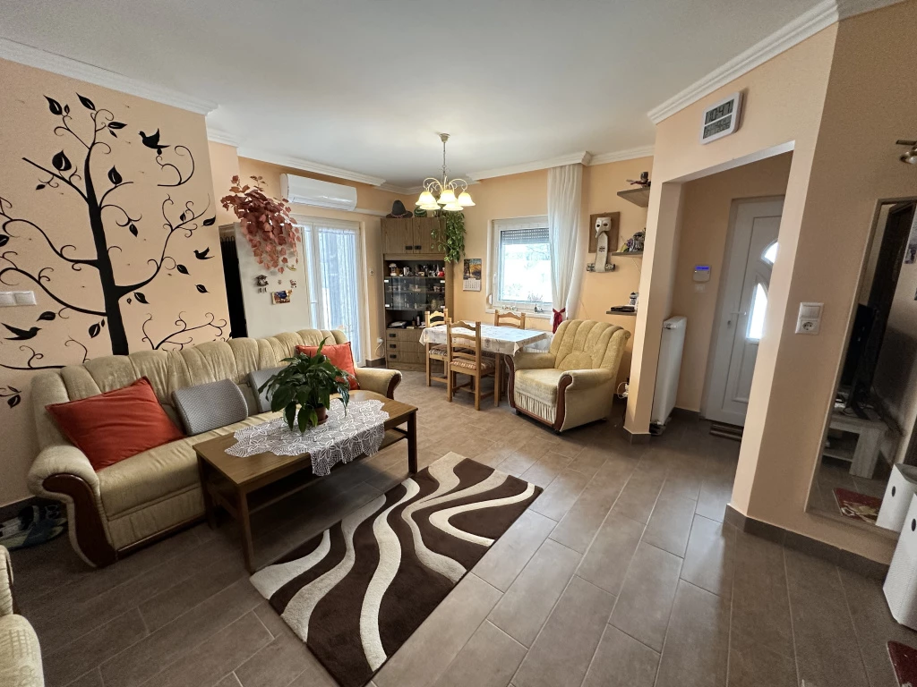 Dabas, Újszerű, 82 m²-es, családi ház, 3 szobás, kiváló állapotú