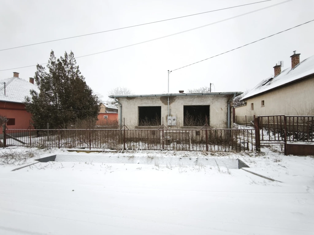 Monorierdő, Nefelejcs utca környéke, 47 m²-es, családi ház, 2 szobás