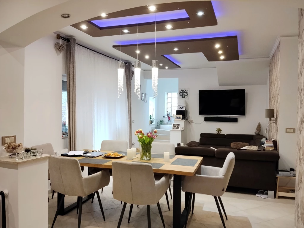 Dunakeszi, Alag, 160 m²-es, 2 generációs, családi ház, 6+1 szobás