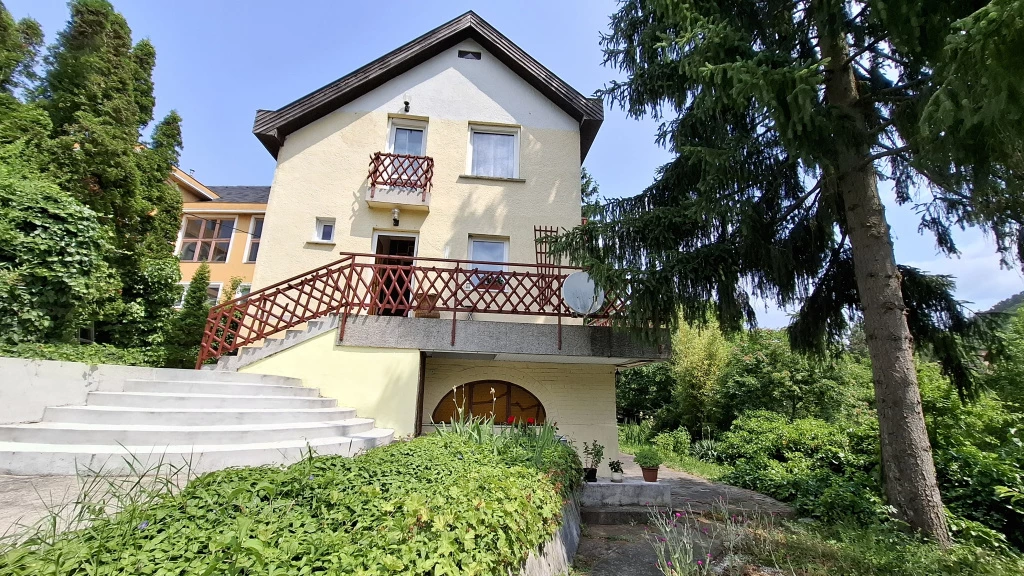 Solymár, KÖKÖRCSIN utca, 150 m²-es, 3 generációs, családi ház