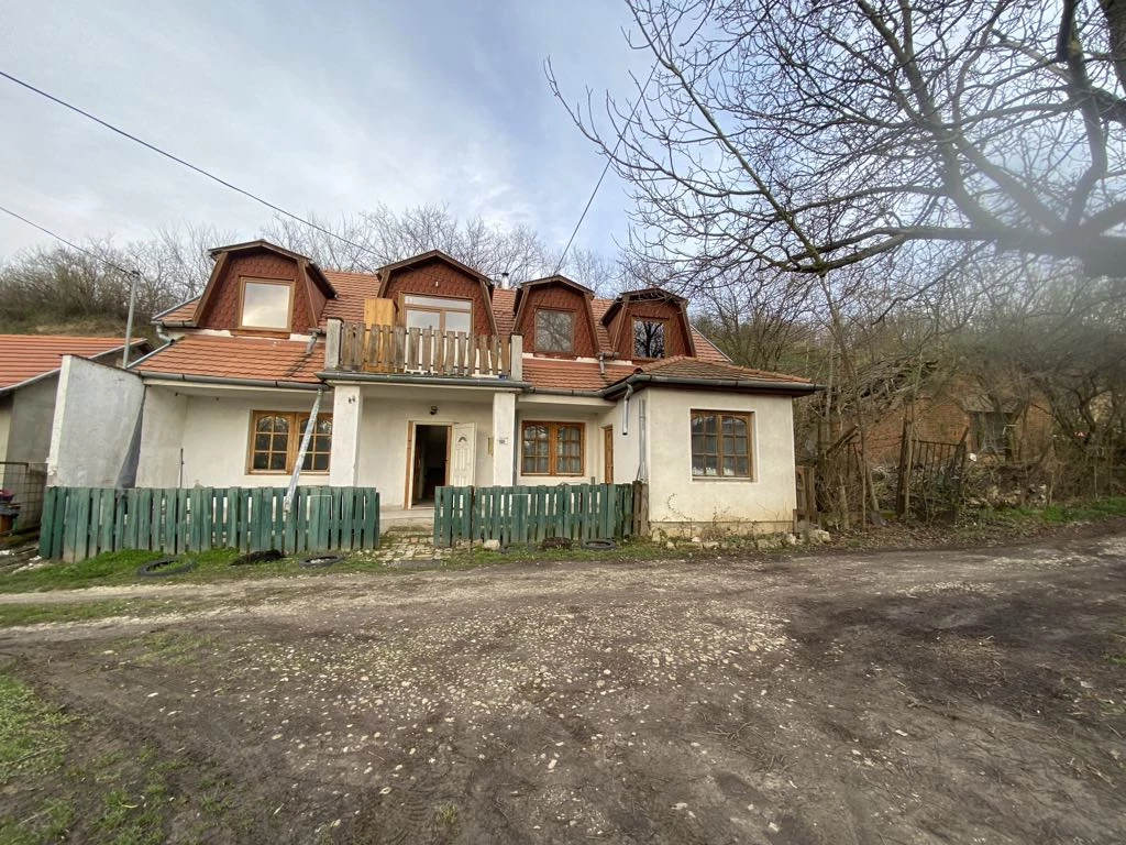 Páty, Torbágyi út, 120 m²-es, családi ház, 3+1 szobás, átlagos állapotú