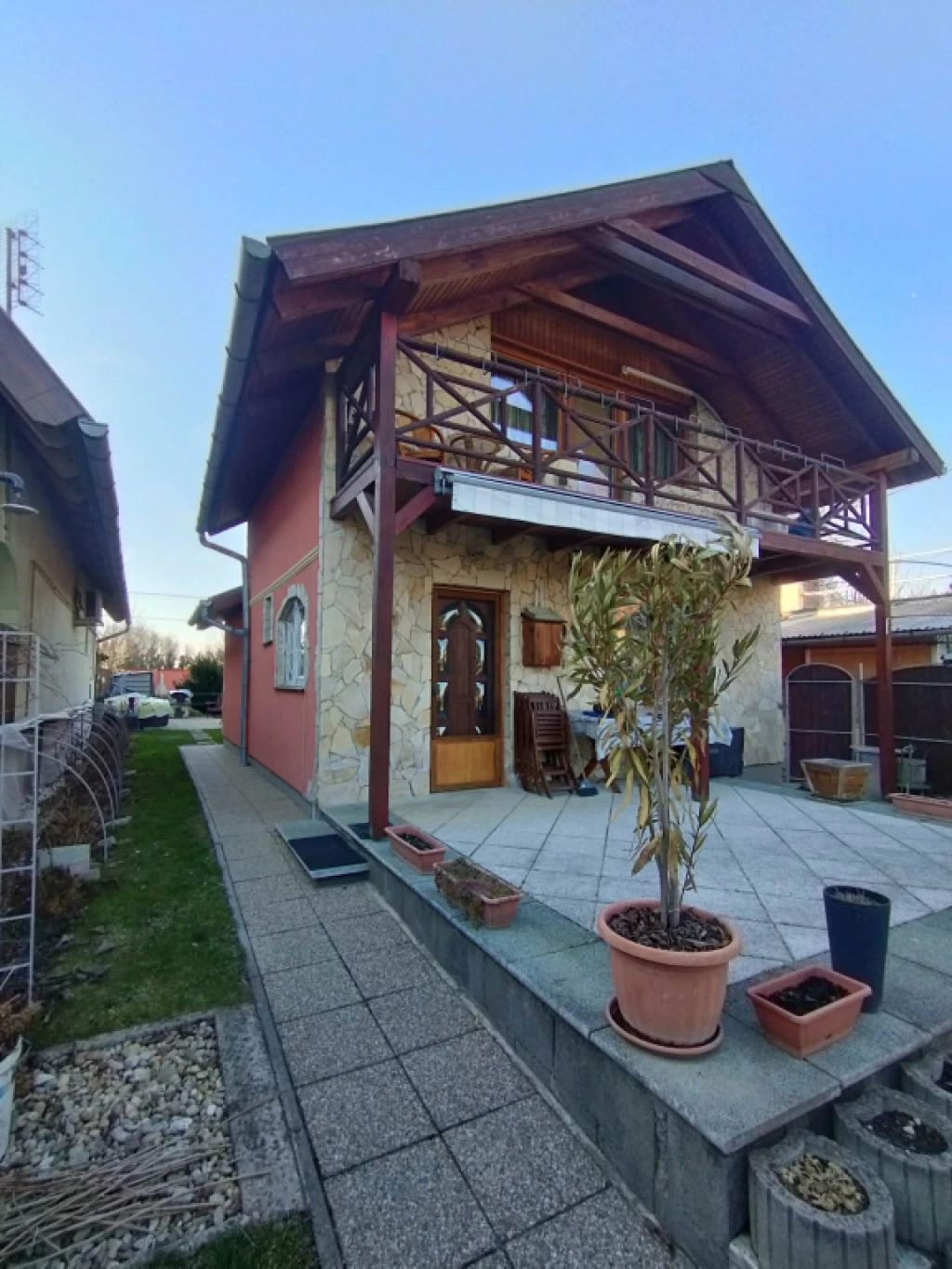 Szigetcsép, Vízparti utca, 65 m²-es, családi ház, 3 szobás, jó állapotú