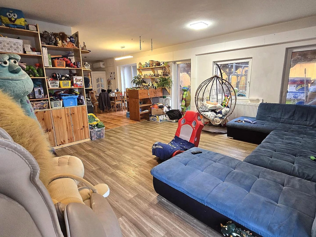 XXIII. Kerület, Elvira utca, 270 m²-es, 2 generációs, családi ház