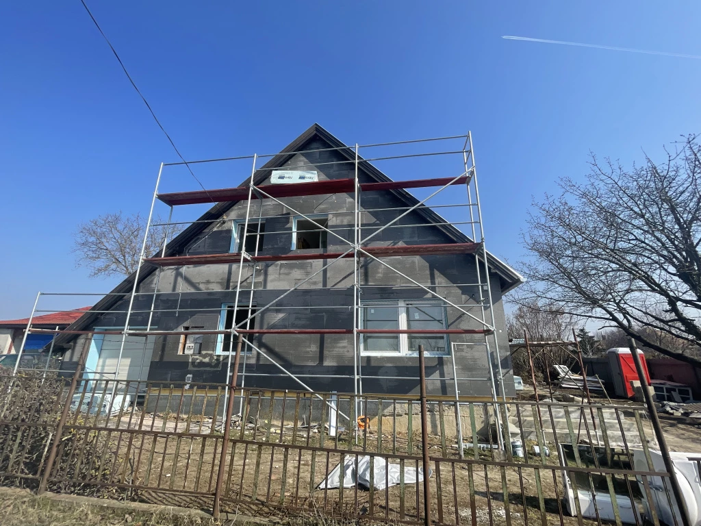 Ráckeresztúr, Virág utca, 130 m²-es, családi ház, 4 szobás, felújított / újszerű állapotú