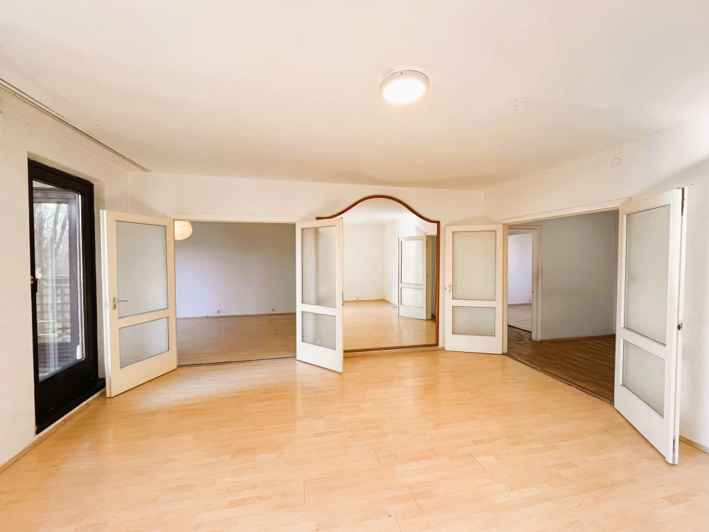 III. Kerület, Gyógyszergyár utca, 85 m²-es, társasházi lakás, 3 szobás