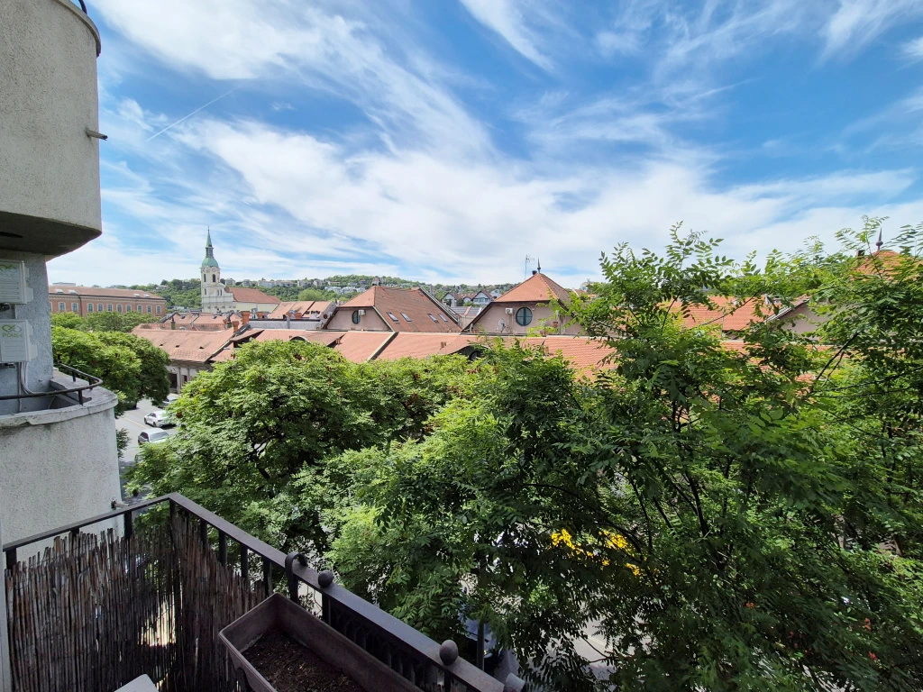III. Kerület, Zöldre néző, Főúton, Lajos utca, 29 m²-es, társasházi lakás