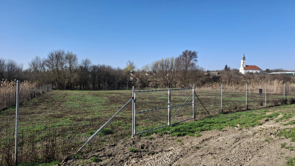 Csajág, Patak közelében, 2000 m²-es, telek